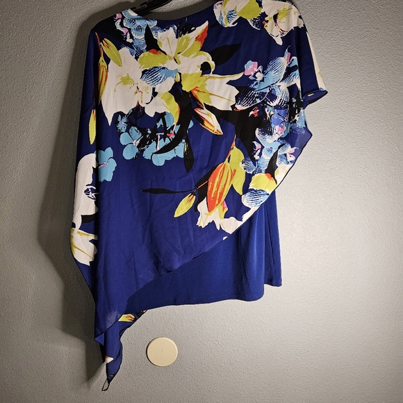 Cute colorful blouse - Picture 3 of 3